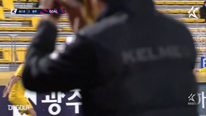 VÍDEO: brasileiro marca duas vezes e garante vitória do Gwangju na K-League