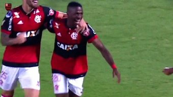 Vini's time at Flamengo. DUGOUT