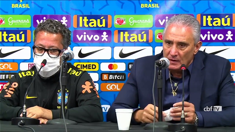 Tite was furious by the VAR not giving Otamendi a red card. DUGOUT