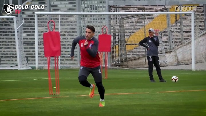 VÍDEO: Pablo Mouche treina no Colo-Colo