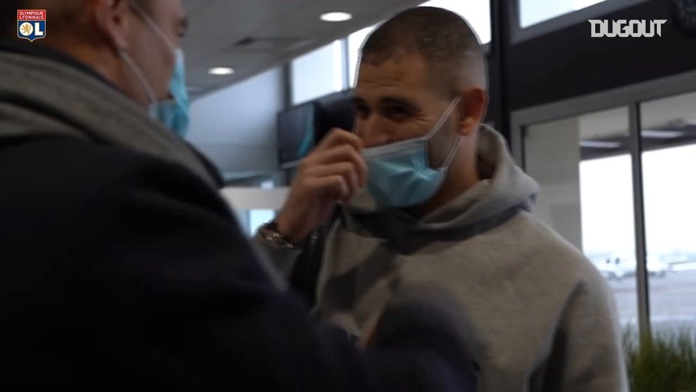 Islam Slimani's arrival at Lyon. DUGOUT