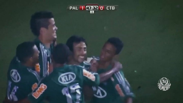 ‘Obrigado, Mago’: Palmeiras homenageia Valdivia
