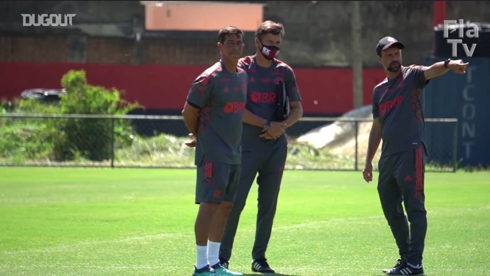 Com retorno de Vitinho, Flamengo continua preparação para o Fla-Flu. DUGOUT