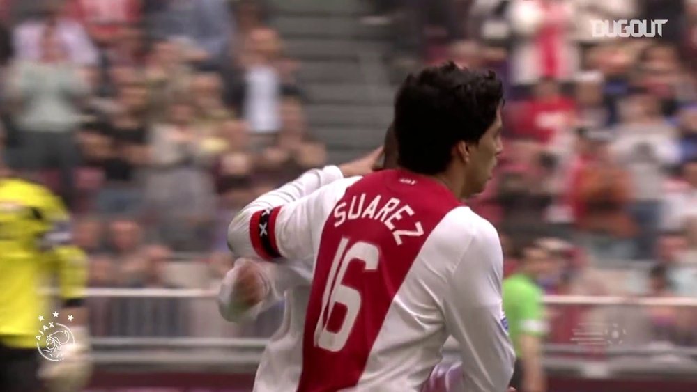 Le triplé de Luis Suarez contre Willem II. Dugout
