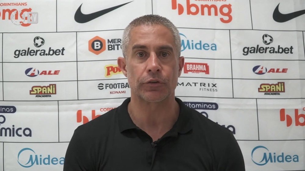 Técnico do Corinthians após derrota para o Sport por 1 a 0, DUGOUT