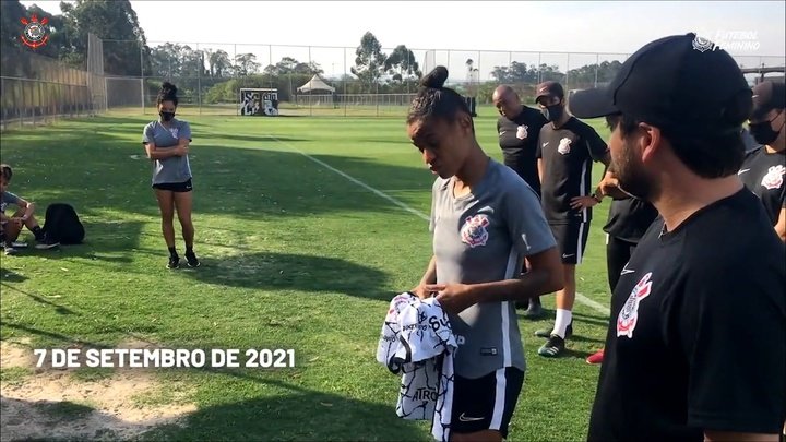 Grazi promete mais títulos no Corinthians em ano de despedida do futebol