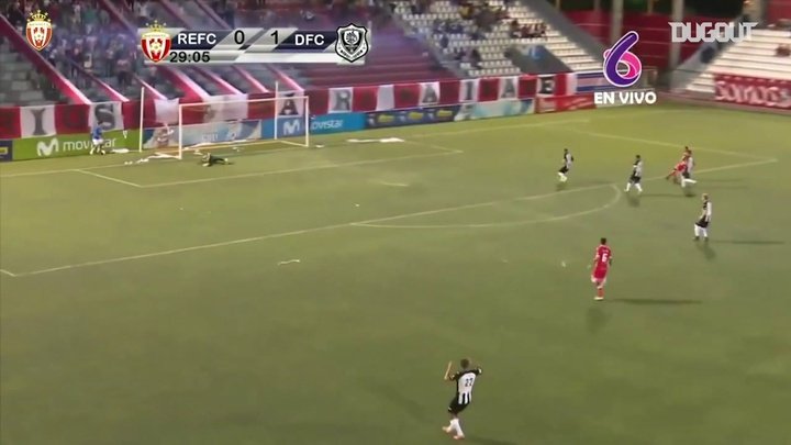 VÍDEO: Carlos Chavarría faz um gol incrível em clássico