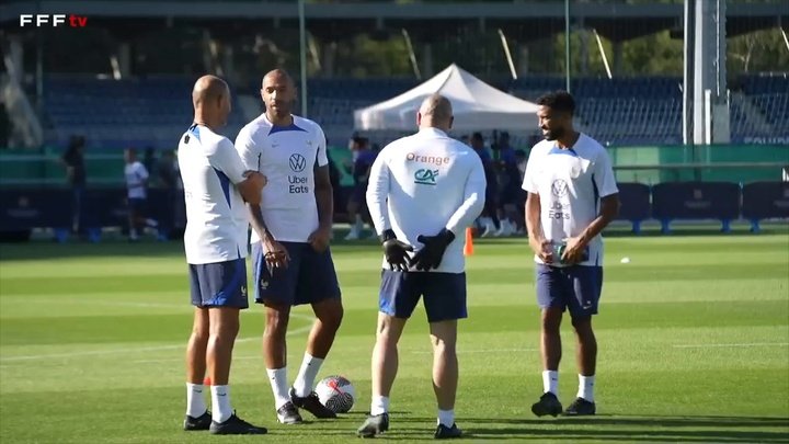 VIDÉO : Thierry Henry dirige sa première séance avec les Bleuets
