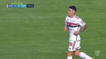 Guardate il primo gol di James Rodríguez con il São Paulo FC. Il fuoriclasse colombiano ha segnato nel secondo tempo dopo aver sbagliato un rigore nel primo tempo nella sconfitta del San Paolo contro il Fortaleza allo stadio Morumbi.