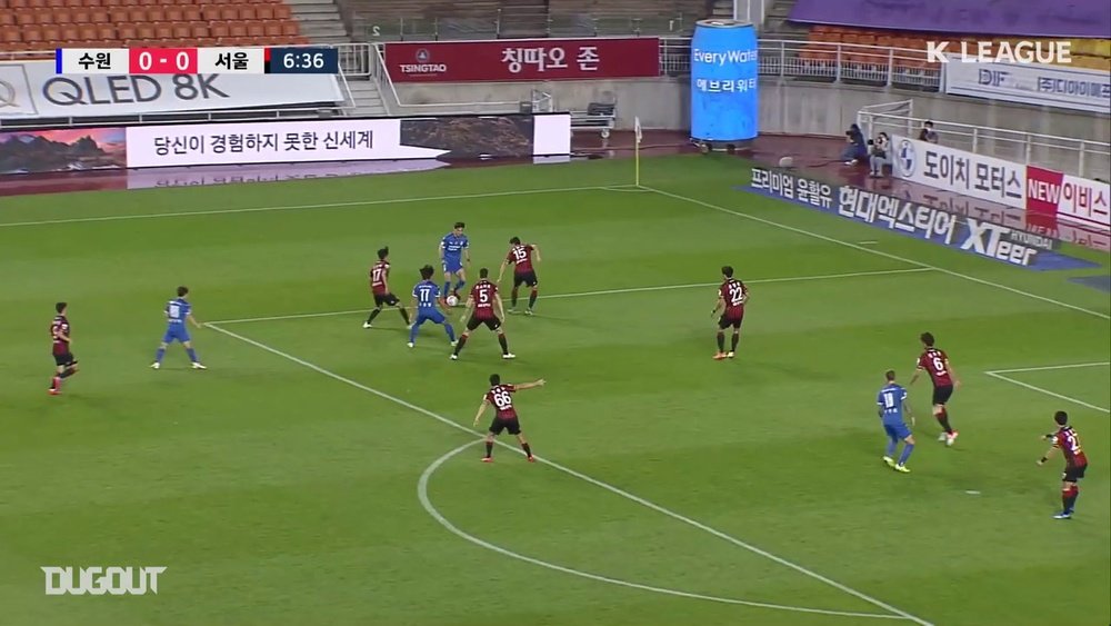 Suwon and Seoul drew 3-3 in the K-League. DUGOUT
