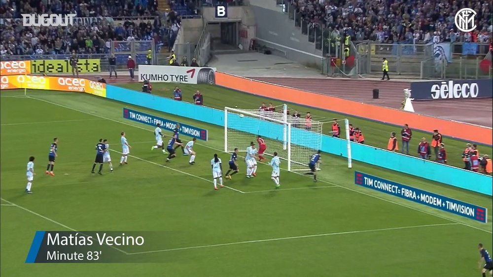 I gol dell'Inter nei minuti finali contro la Lazio. Dugout