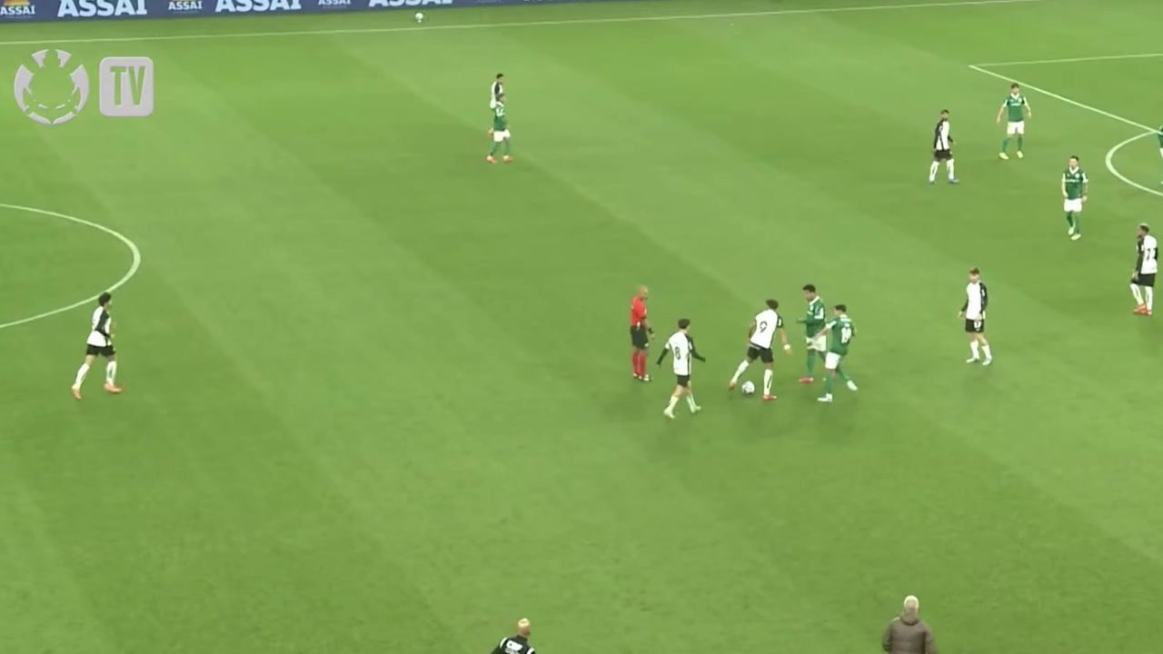 Com gol de Depay, Corinthians abre vantagem contra Palmeiras; assista