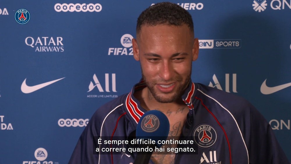 Neymar esulta per la vittoria del PSG. Dugout