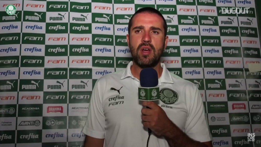 Auxiliar do Palmeiras elogia estreia de Michel e fala sobre chances aos mais jovens. DUGOUT