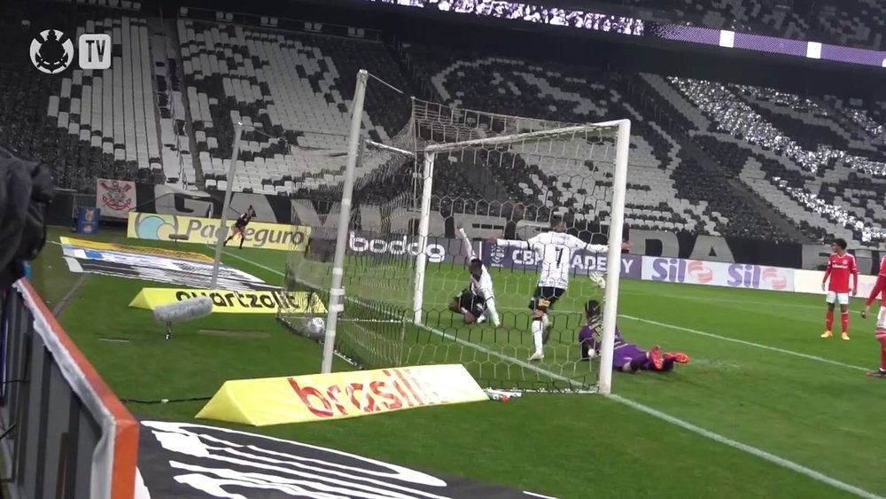 Veja o gol de Jô no empate do Corinthians com o Internacional. DUGOUT