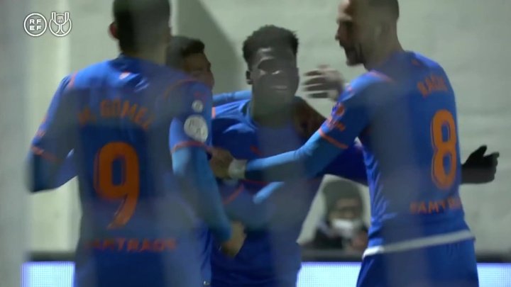 VIDEO: Valencia sweep aside Utrillas