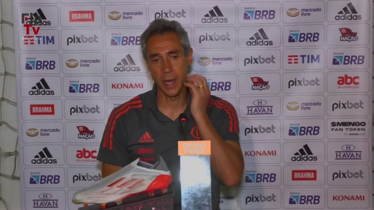 Paulo Sousa fala da adaptação do Flamengo com Pedro e Gabigol juntos