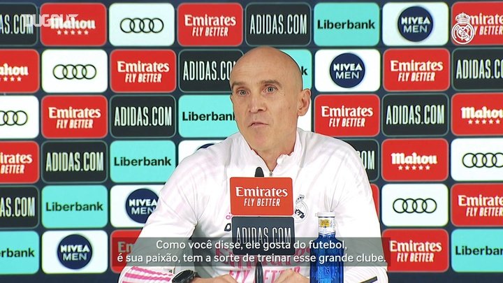 VÍDEO: Auxiliar lamenta a ausência de Zidane contra o Alavés