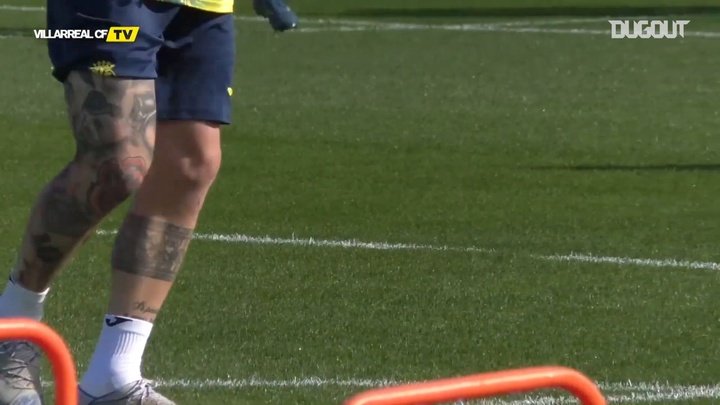 VIDEO: Cazorla and Bruno in attendance as Villarreal train in front of fans