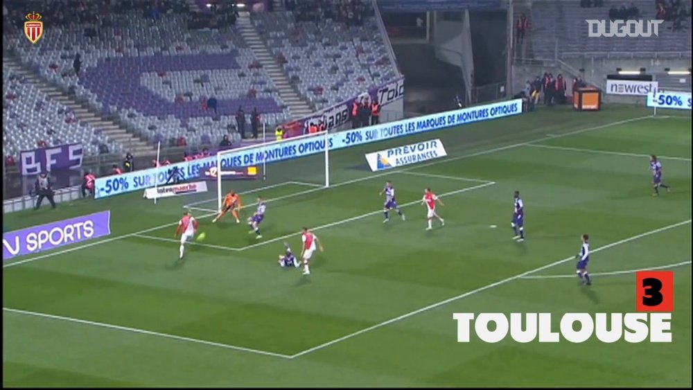 Golazo de Berbatov al Toulouse. DUGOUT