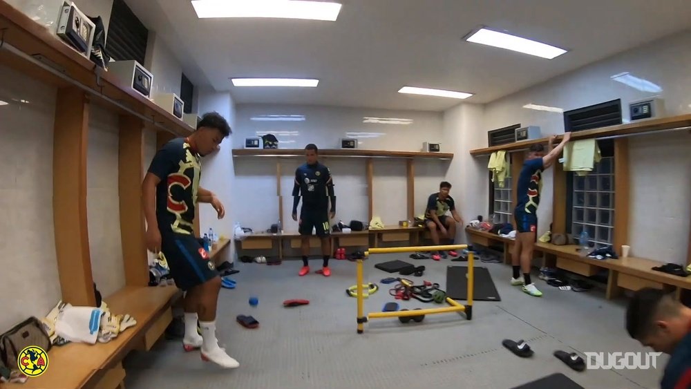 How Club América warmed up. DUGOUT