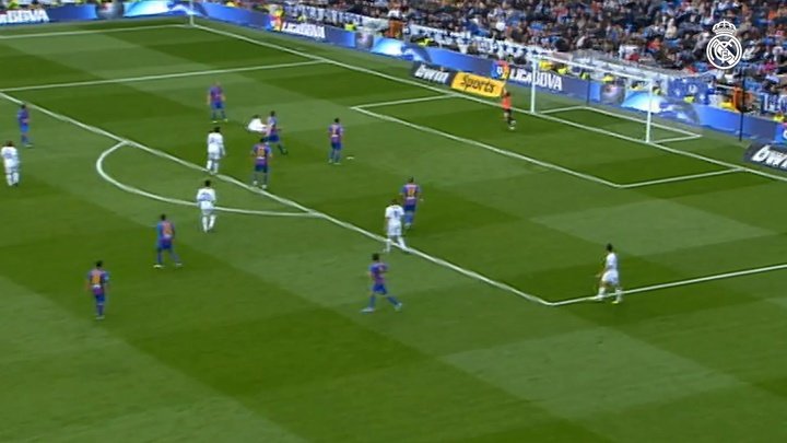 VIDEO: Amazing goal of Gonzalo Higuain against Levante in 2013