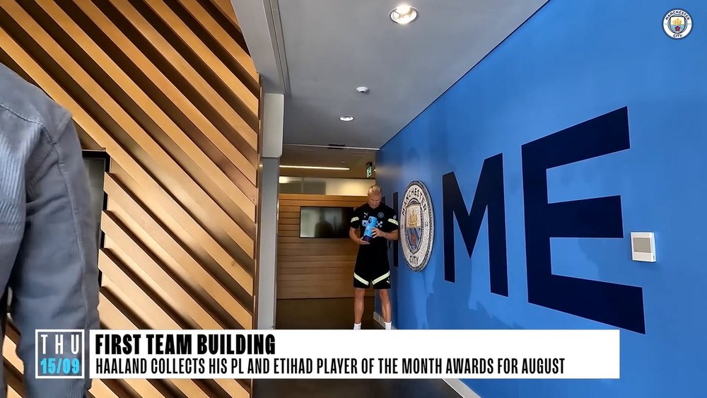 Haaland recibió el premio al Jugador del Mes de agosto. DUGOUT