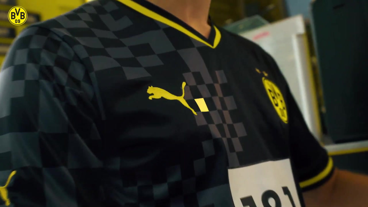 Borussia Dortmund presentó la nueva camiseta para la temporada 2022/23