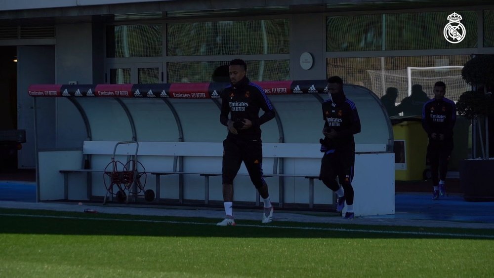 Real Madrid's players had fun during training. DUGOUT