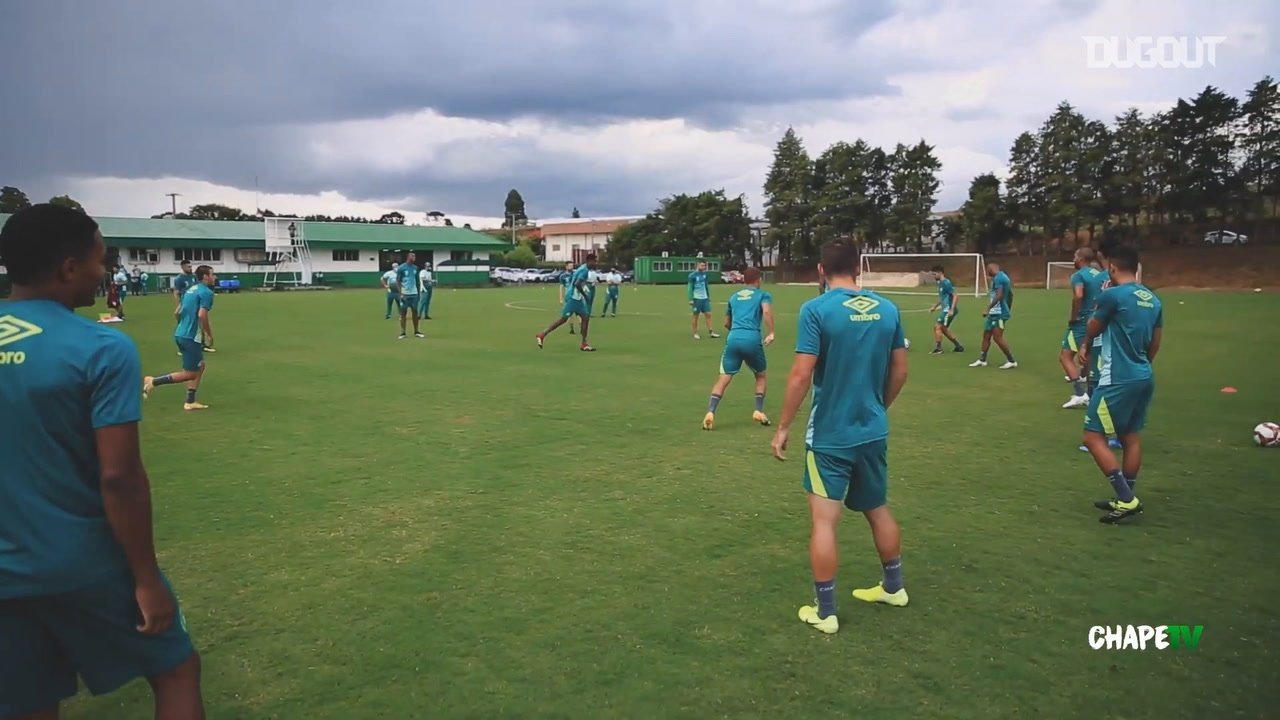 VÍDEO: Chapecoense treina para encarar o Criciúma