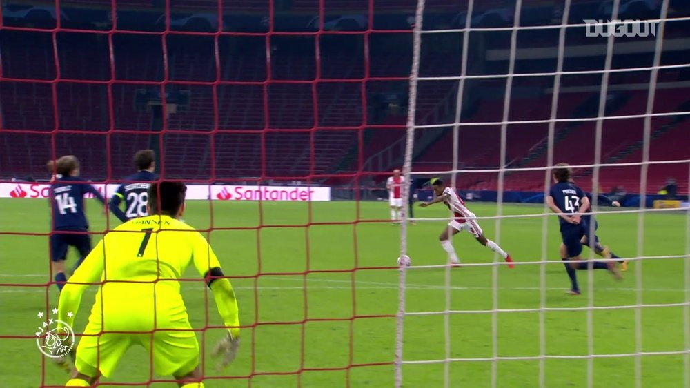 Résumé Ajax 3-1 Midtjylland. dugout