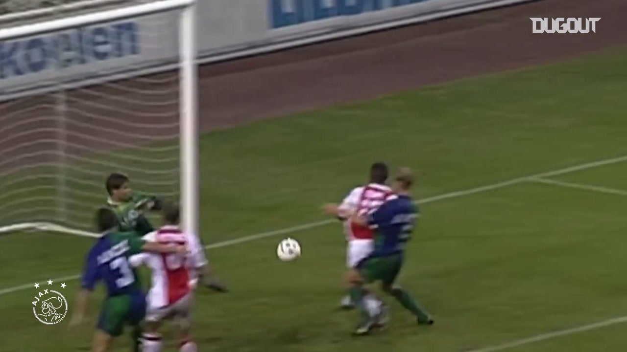 Grandes momentos de Benni McCarthy com a camisa do Ajax. DUGOUT