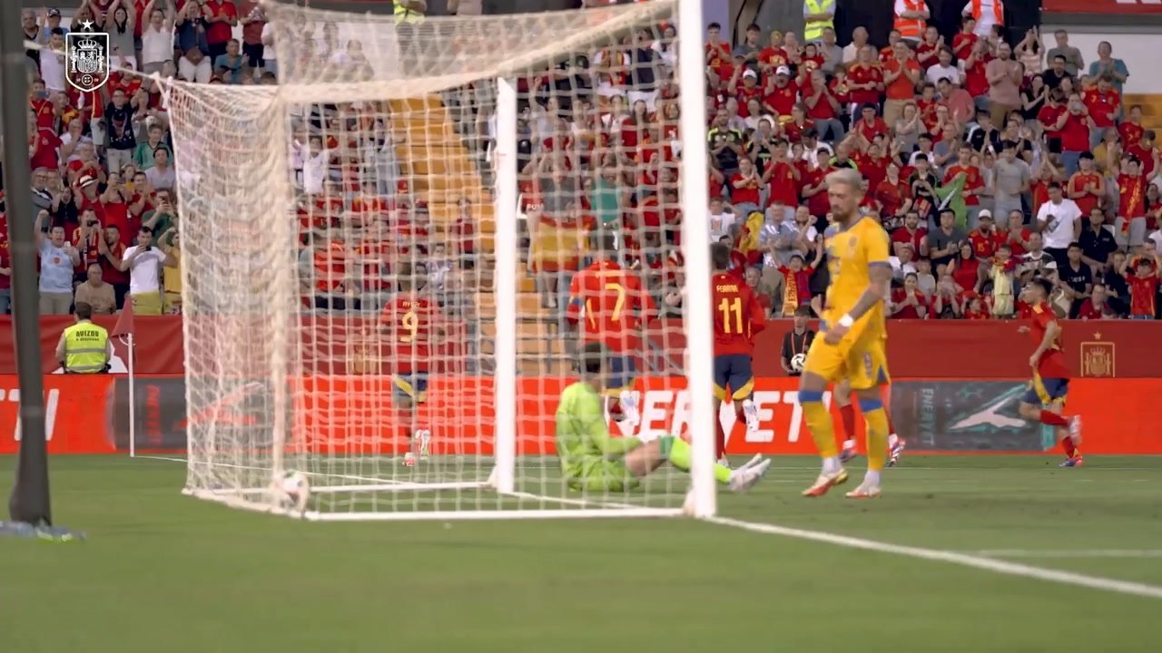Mikel Oyarzabal a inscrit un triplé, Ayoze Pérez et Ferran Torres marquant chacun un but.