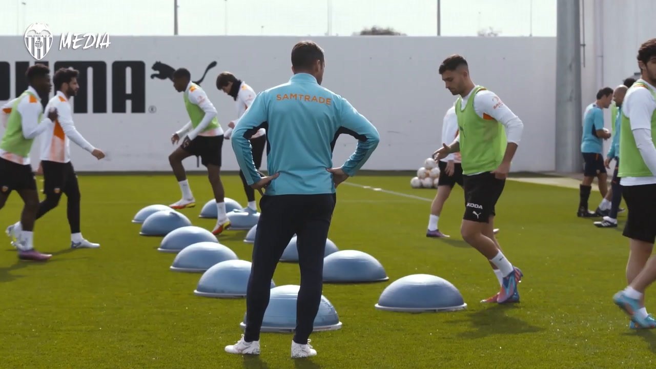 VIDEO: Valencia prepare for game v Granada