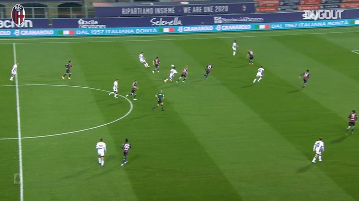 VIDEO: Barrow's brace leads Bologna to Cagliari win