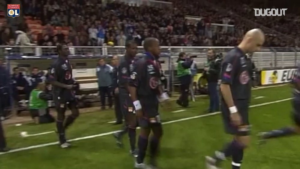 Résumé Auxerre 0-3 Lyon 2005. DUGOUT