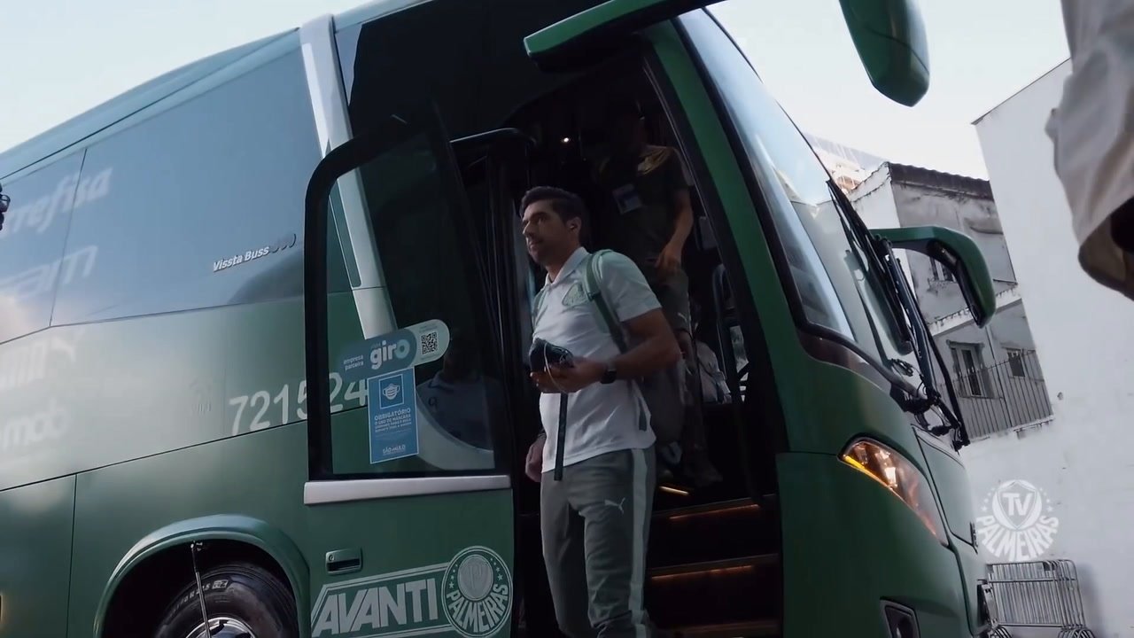VIDEO: Abel Ferreira on the touchline during Palmeiras' win v Bragantino