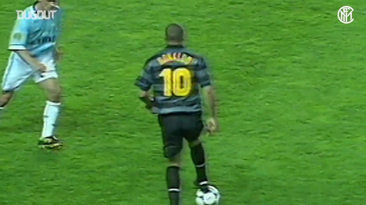 VIDEO: Ronaldo's skills in the 1998 UEFA Cup Final. DUGOUT