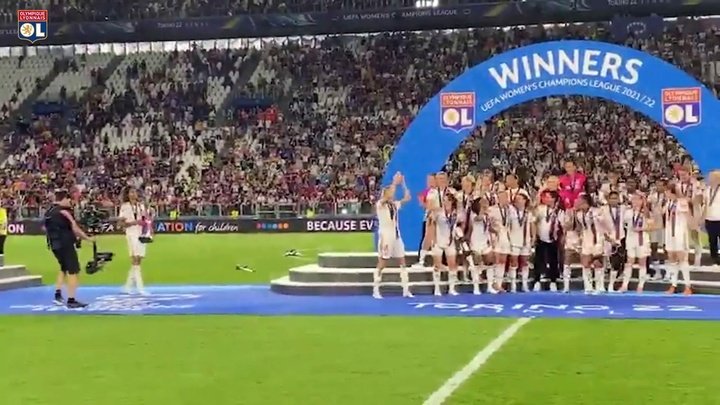 Lyon comemora oitava conquista da Champions Feminina