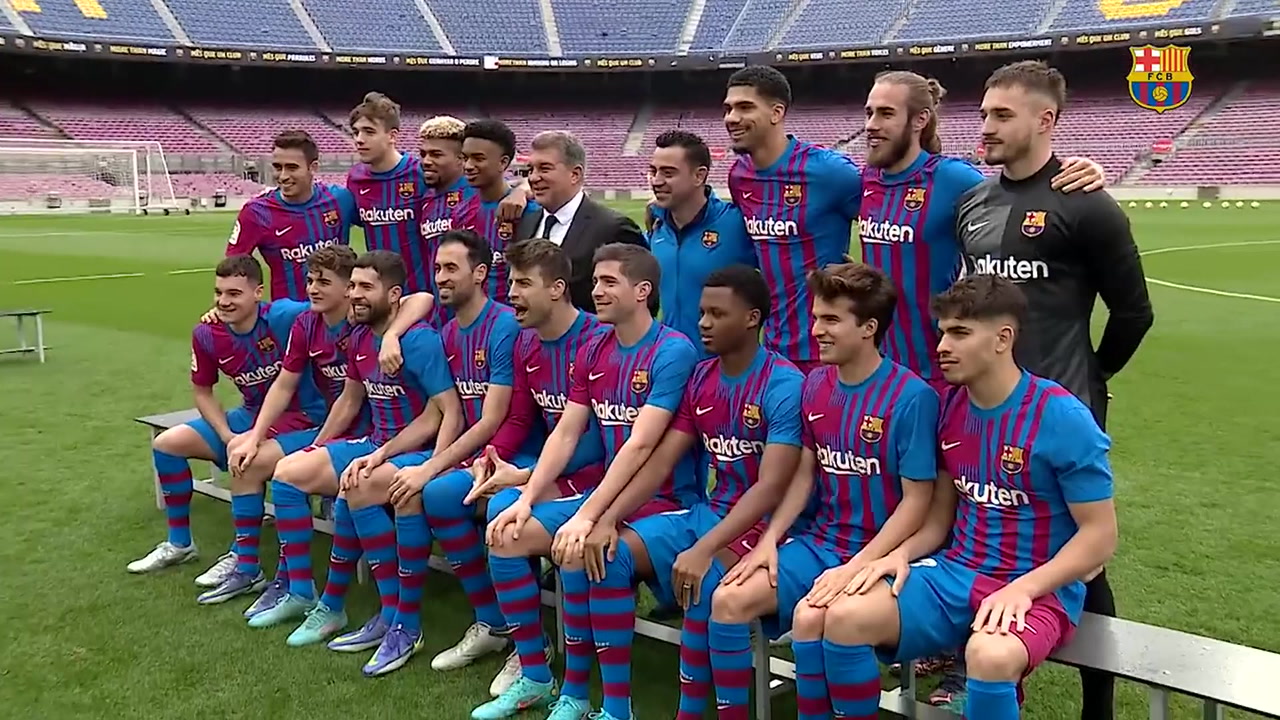 VÍDEO así fue la foto oficial de los canteranos del Barça