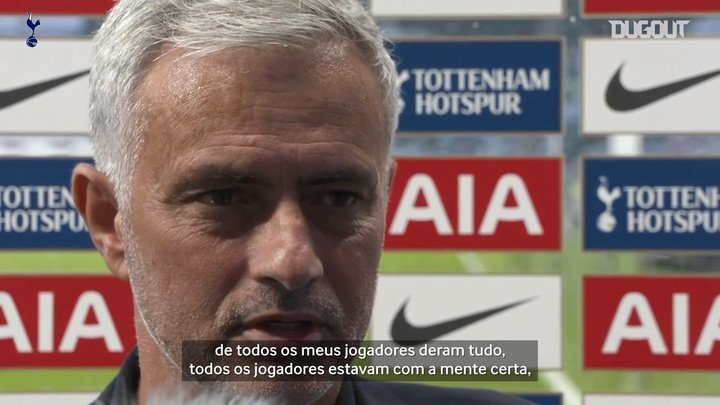 Mourinho cobra entrega dos jogadores do Tottenham: 