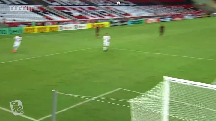 VÍDEO: Rodrigo Muniz marca golaço de voleio para o Flamengo