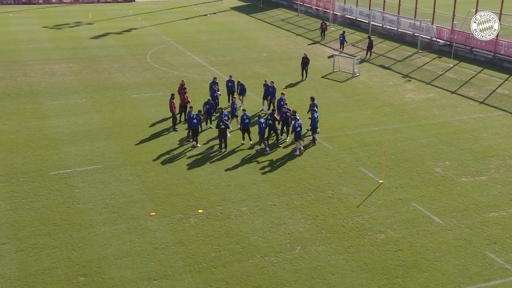 Bayern train ahead of Leverkusen match. DUGOUT
