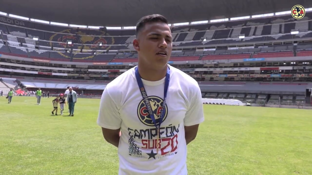 VÍDEO: Román Martínez nombró a Cuauhtémoc Blanco su ídolo