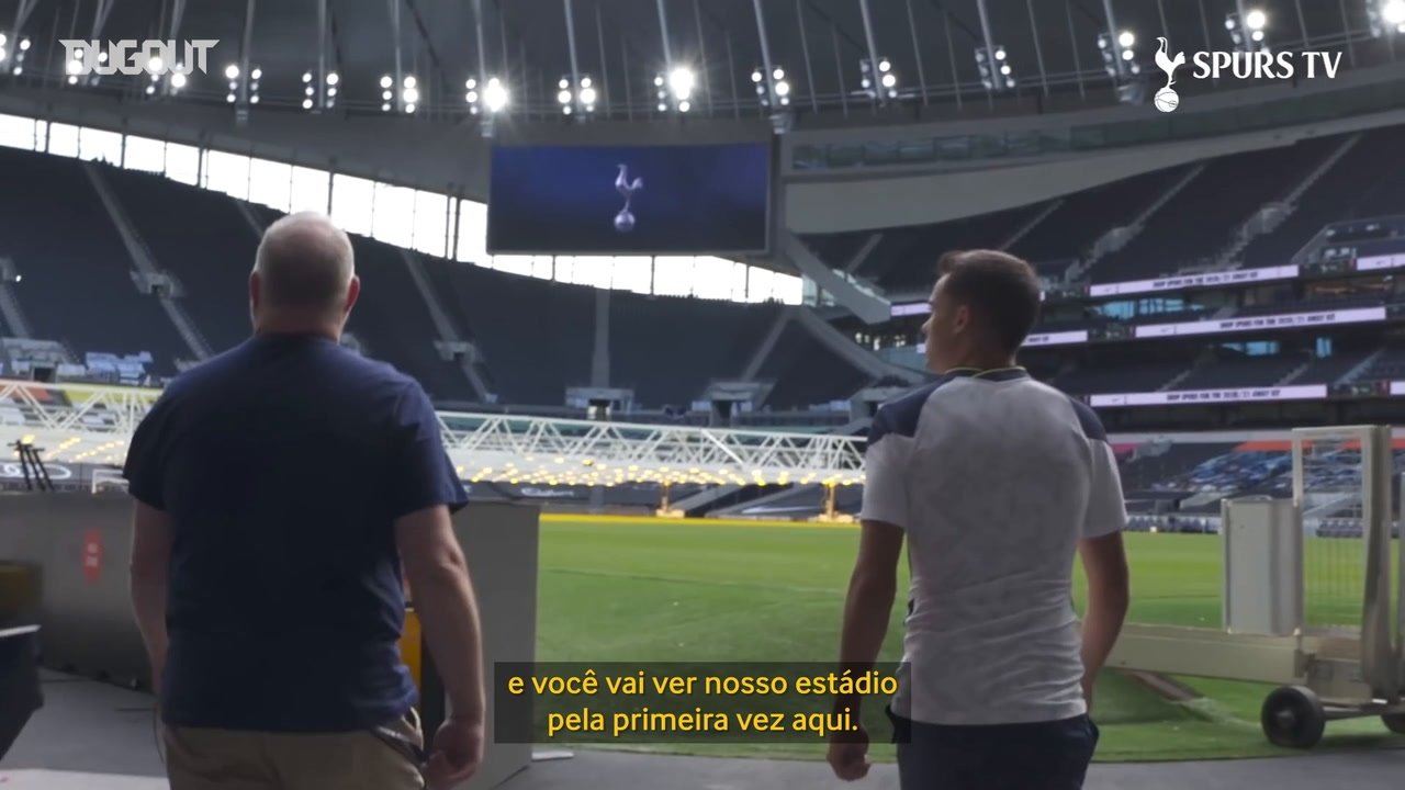 Reguilón se impressiona com estádio do Tottenham. DUGOUT