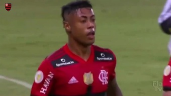 Bruno Henrique recebe homenagem do Flamengo no dia do seu aniverário. DUGOUT