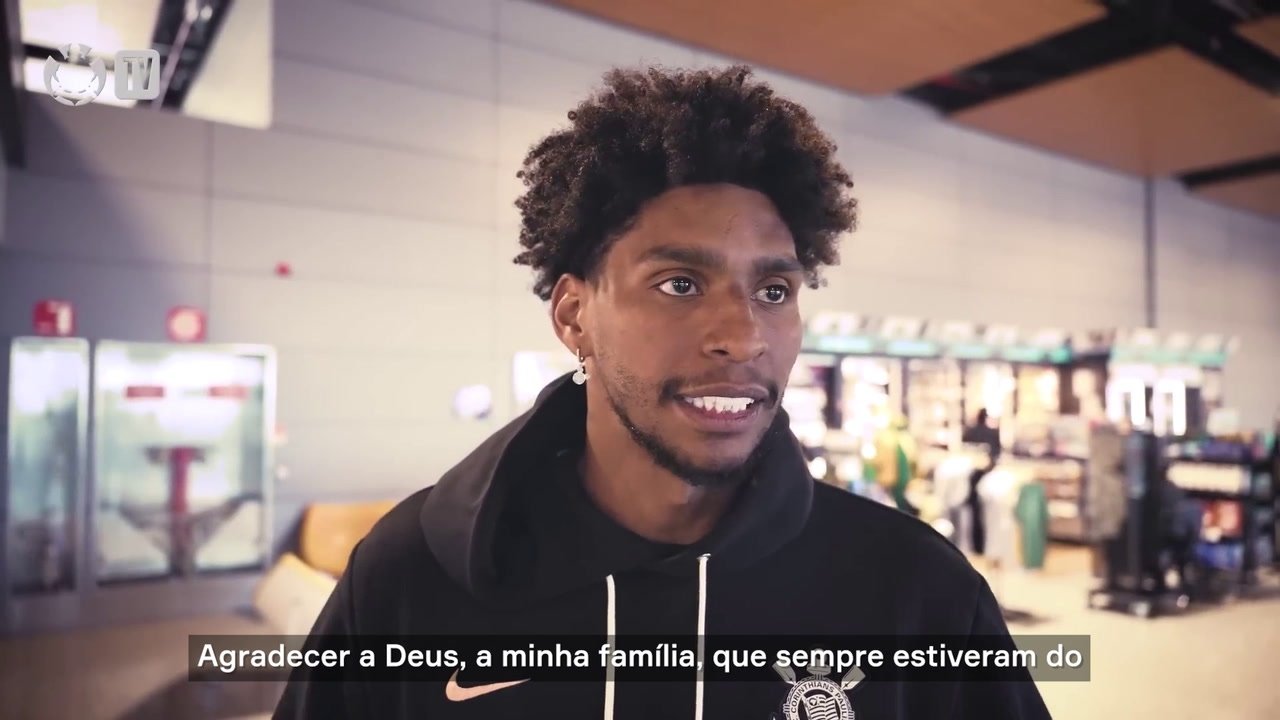 Hugo Souza se emociona ao ser convocado para a Seleção