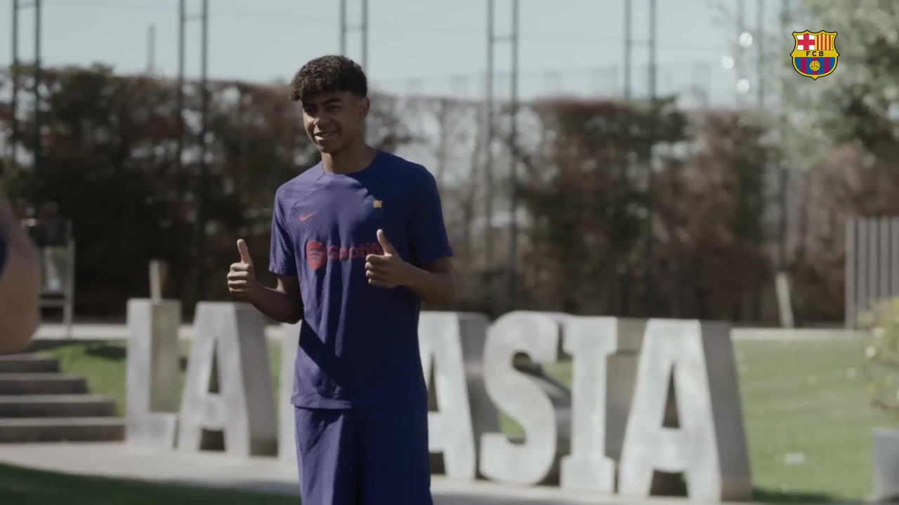 VIDÉO : Lamine Yamal prolonge avec le Barça