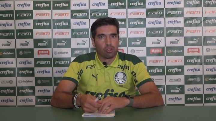 Abel Ferreira elogia Rafael Navarro e pede paciência com o atacante