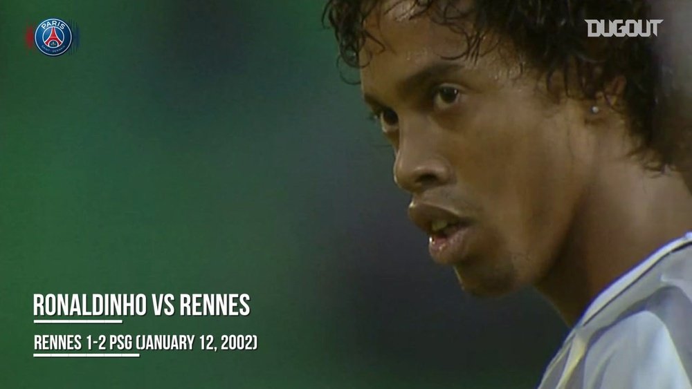 Le coup franc splendide de Ronaldinho contre Rennes. Dugout